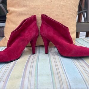 Gianni Bini Red Suede Heels